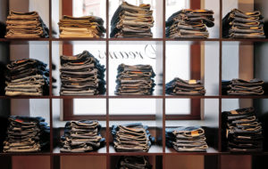 Von Größe 34 bis Größe 46, hier findet jede die passende Jeans